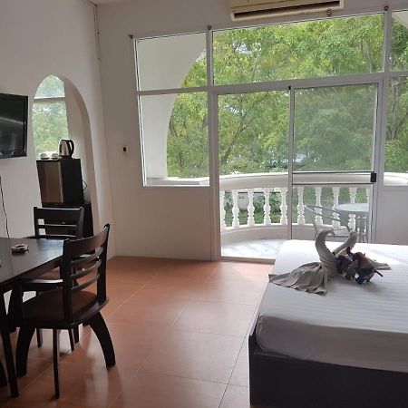 Doubleshot Guesthouse Jomtien Паттая Екстер'єр фото