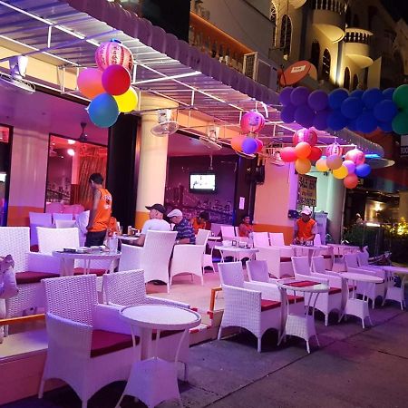 Doubleshot Guesthouse Jomtien Паттая Екстер'єр фото