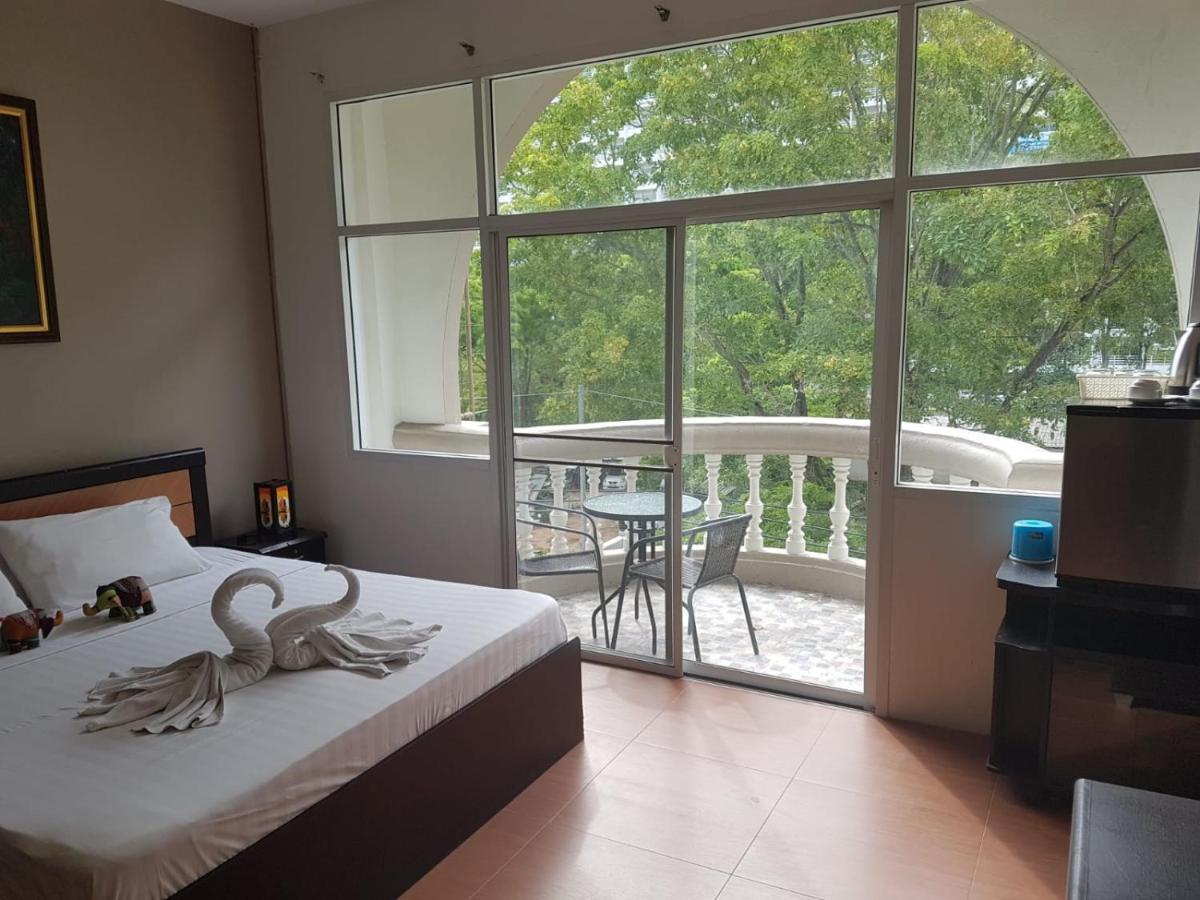 Doubleshot Guesthouse Jomtien Паттая Екстер'єр фото