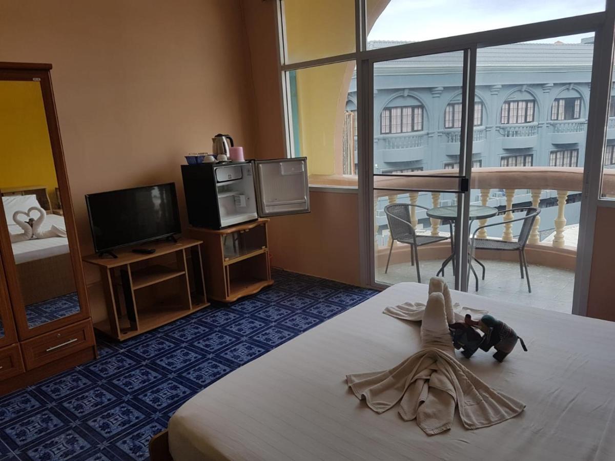 Doubleshot Guesthouse Jomtien Паттая Екстер'єр фото